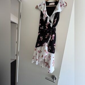 Keepsake Floral is wrap dress Size small